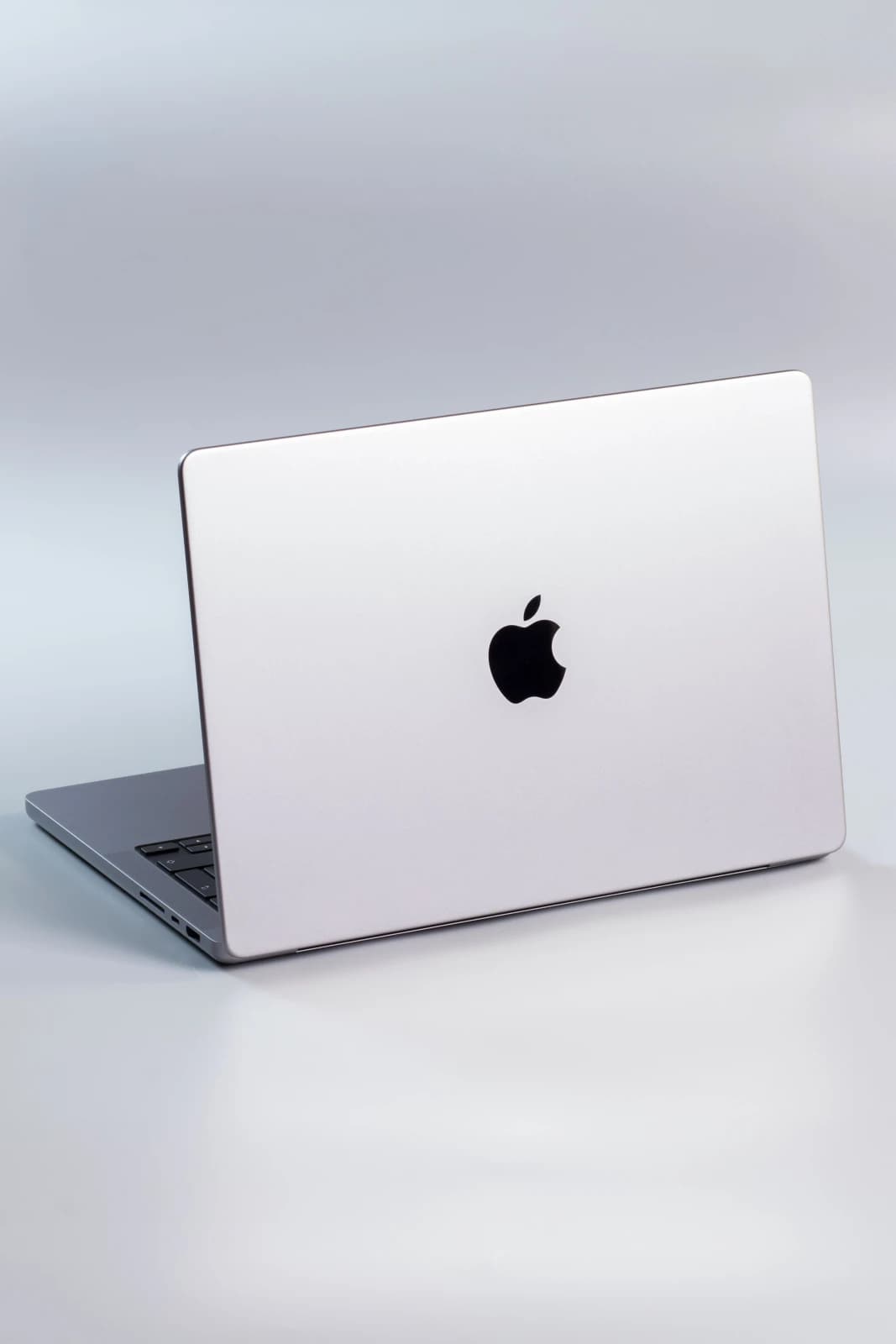 Apple MacBook Laptop – Silver | Excellent Condition