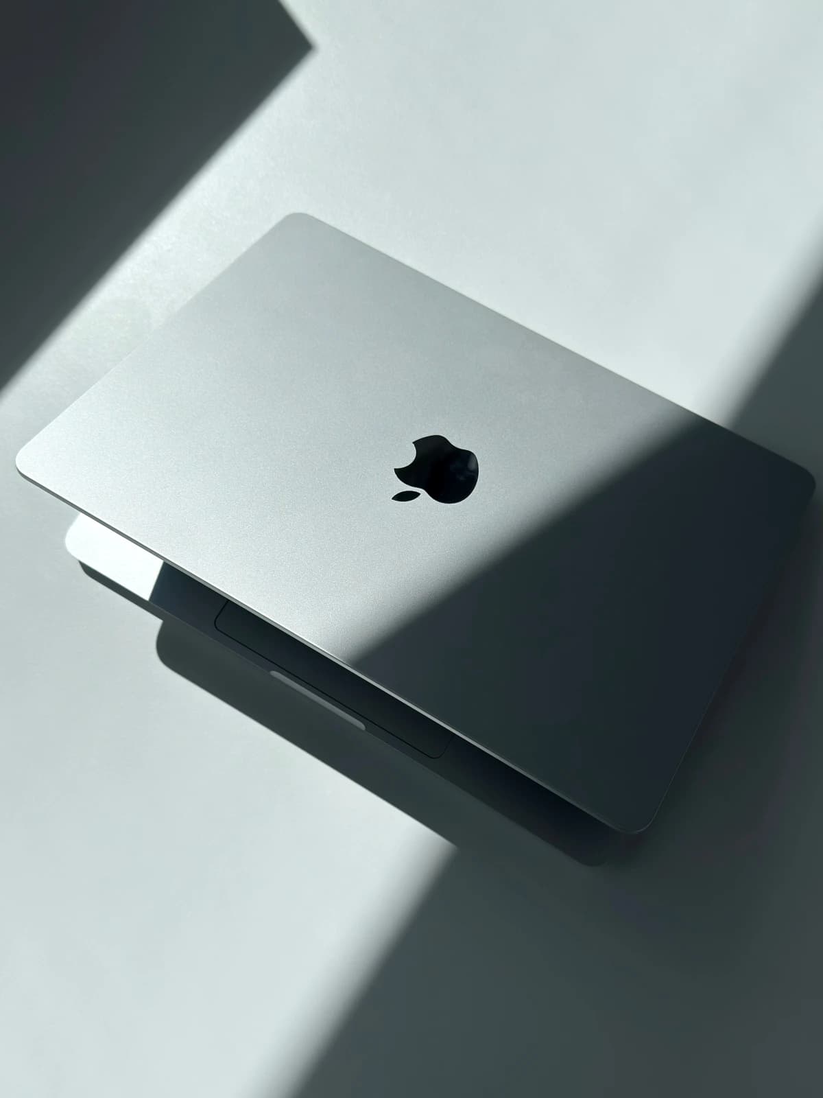 Apple MacBook Laptop – Silver | Excellent Condition